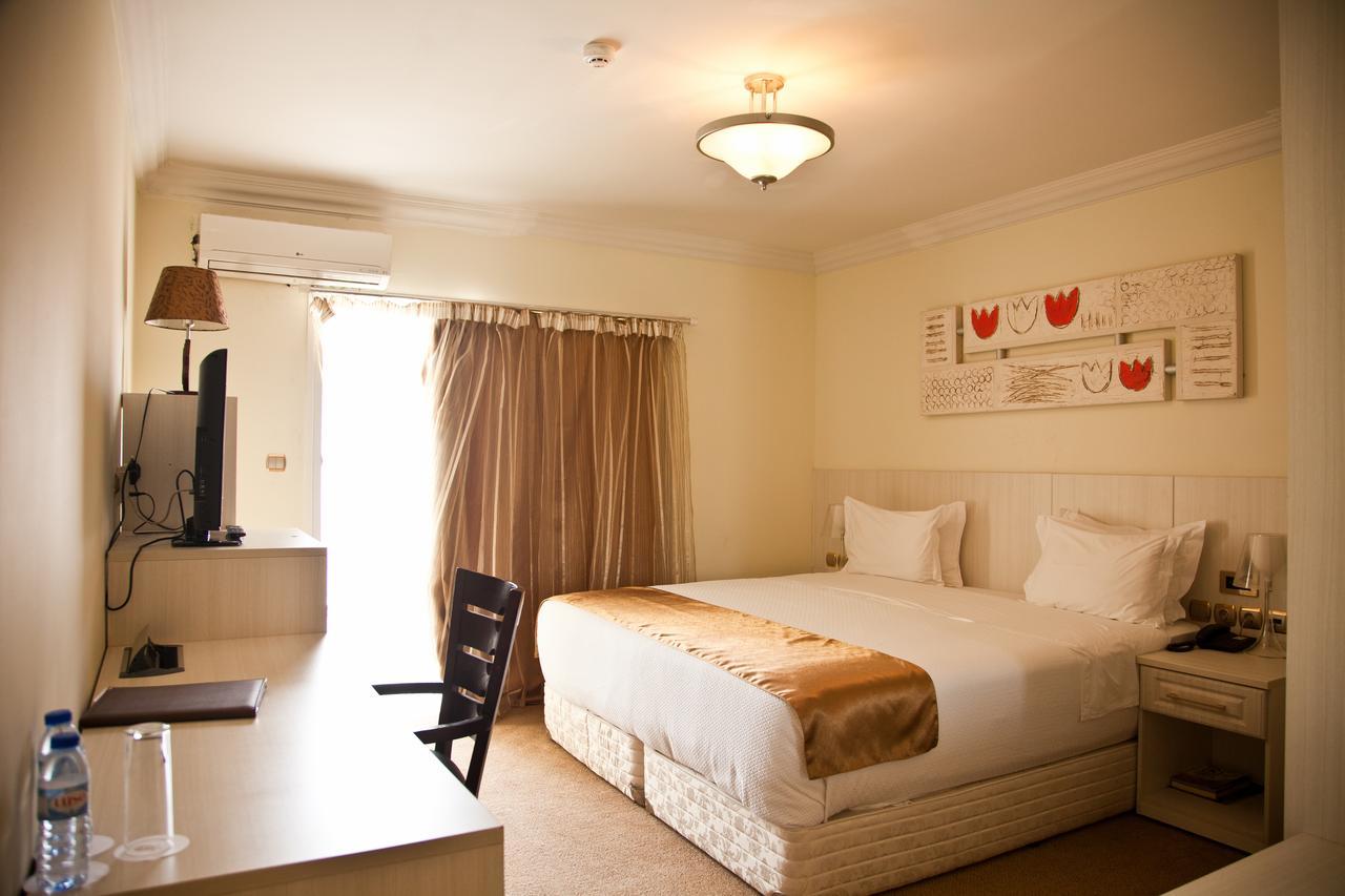 Hotel Florenca ลูอันดา ภายนอก รูปภาพ